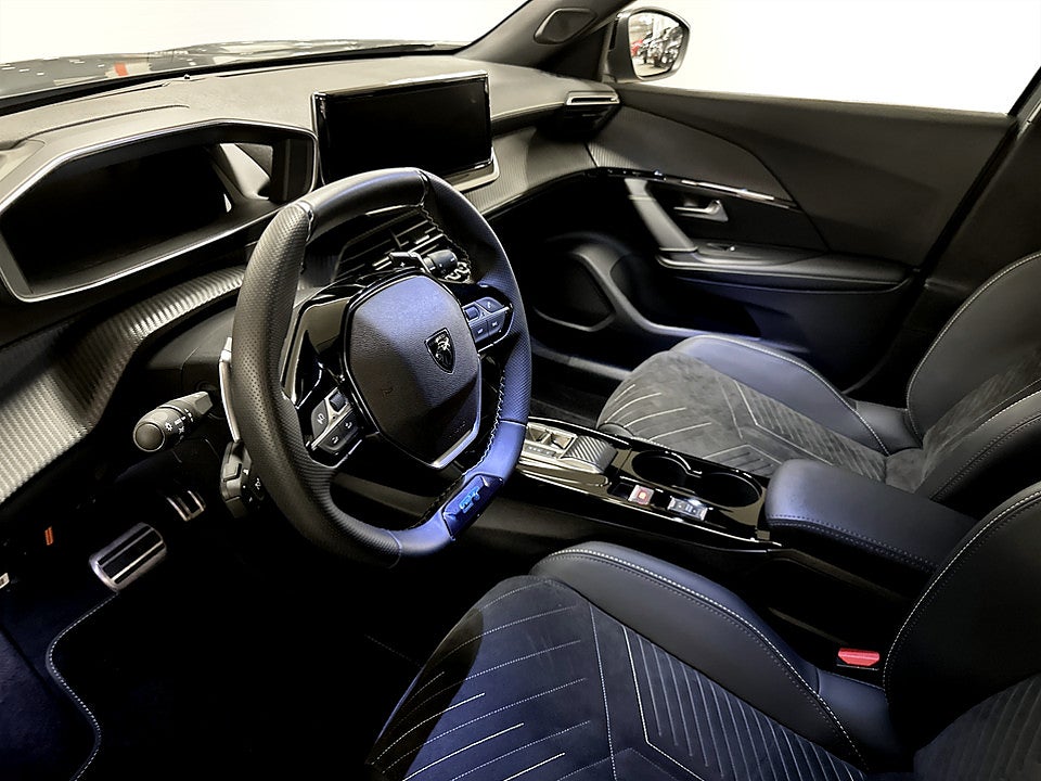 Bild på Peugeot 2008 GT 1.2 PT 130hk Aut B-KAMERA CARPLAY