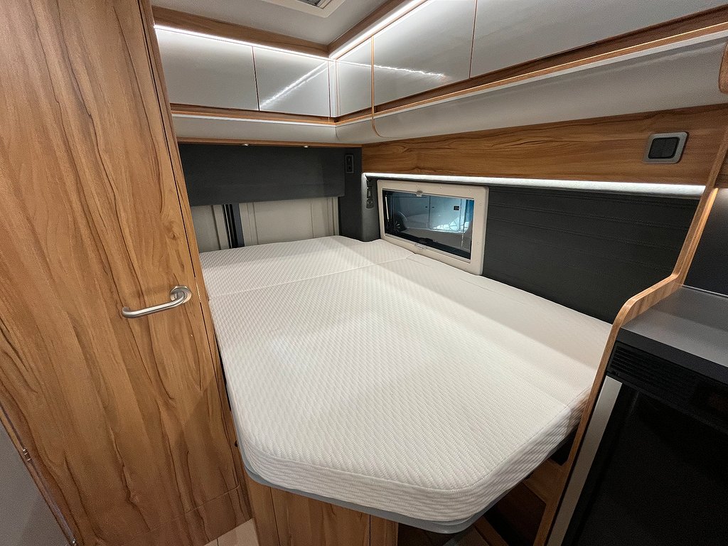 Affinity One 295 / Dragkrok / Litium / Solcell / Våningssäng - Affinity