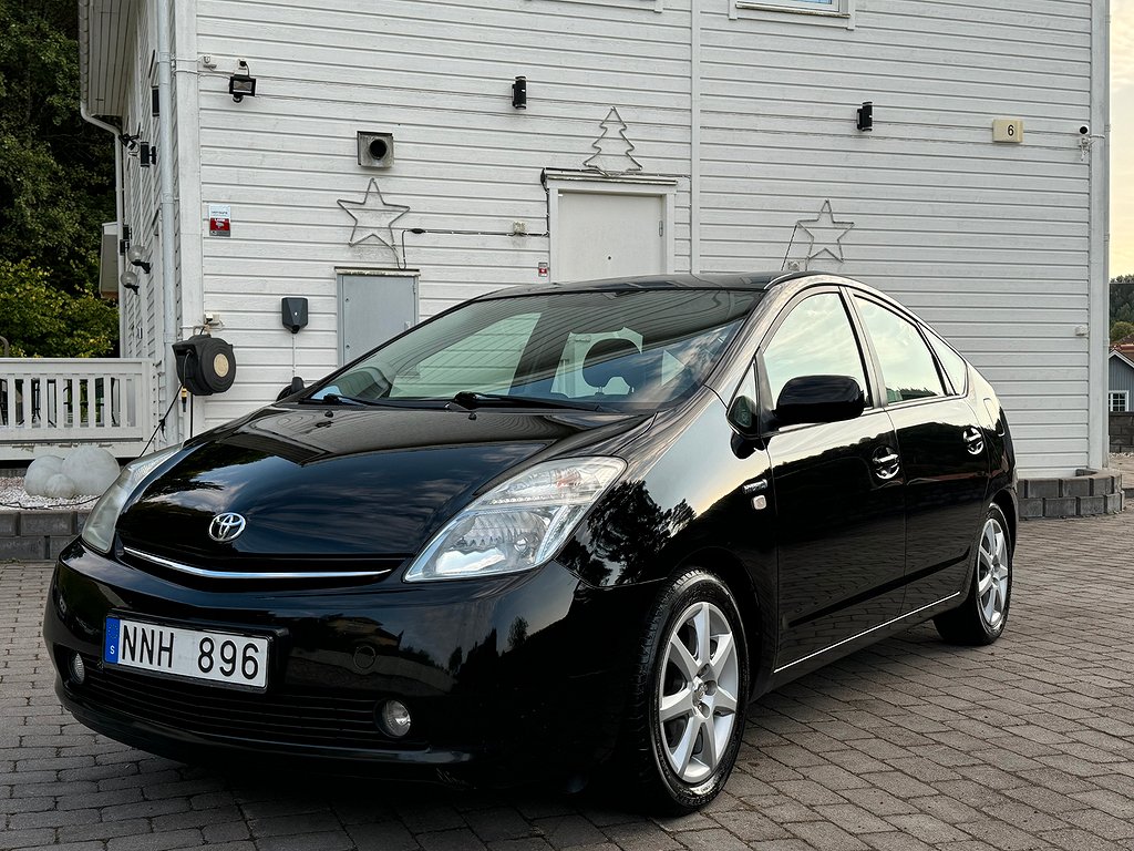 Toyota Prius 1.5 VVT-i + 3CM CVT Ny Stor Service,Besiktad,Fin Bil