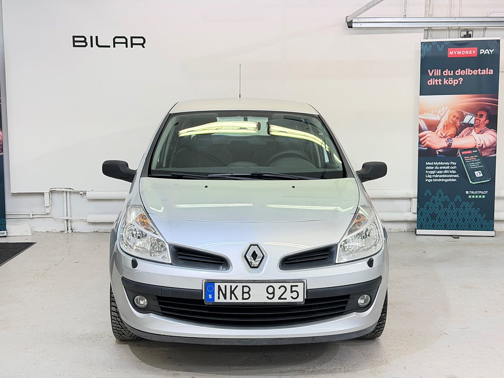 Renault Clio 5-dörrars Halvkombi 1.2 Ny Servad Ny K-Sats 75HK