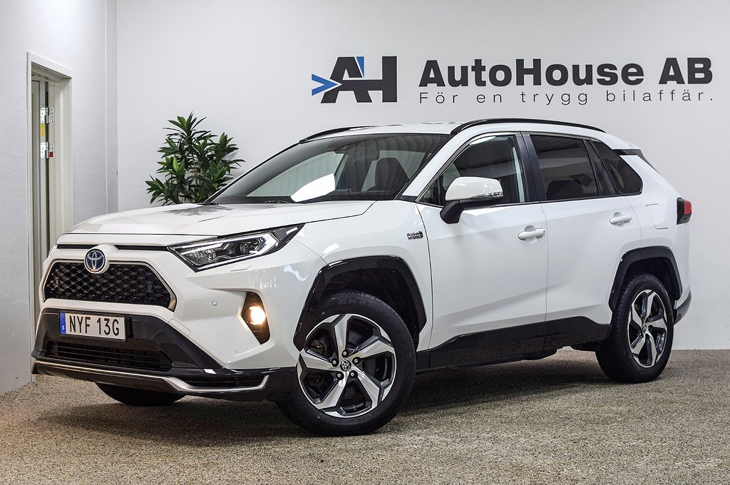 Toyota RAV4 Plug-in Hybrid AWD-i 306HK Launch Edition Drag