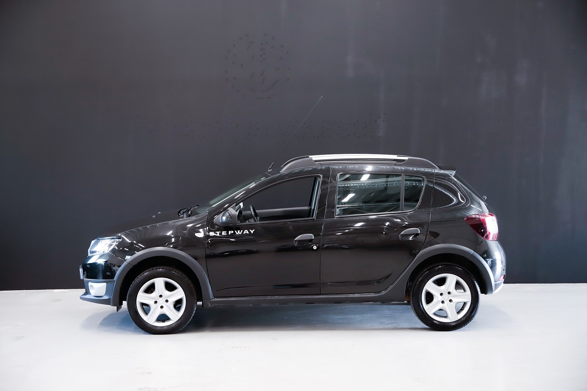 Dacia Sandero Stepway 2016, bild 3/36