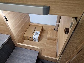 Husbil-halvintegrerad Adria Coral Plus 670 DL 30 av 31