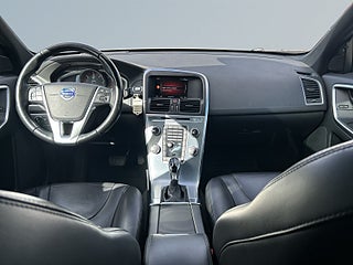 Volvo XC60 D4 AWD Geartronic Drag/Kamera/P-Värm/Pano/Skinn/S&Vdäck – bild 8