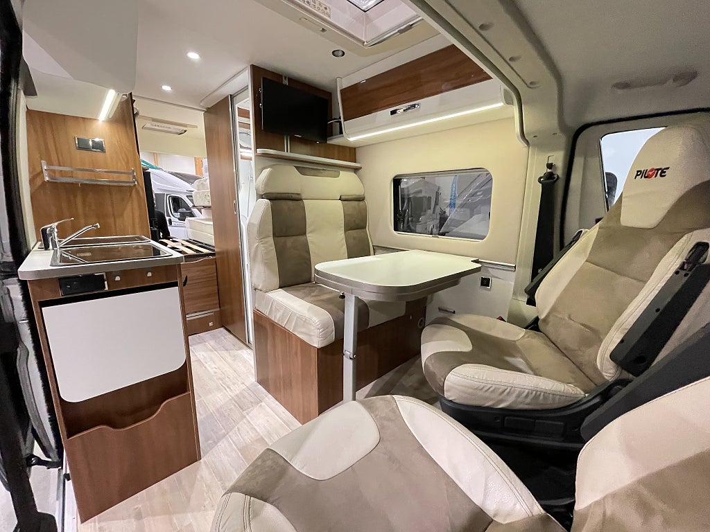 Pilote V 600 G /Solcell/Automat 150hk/Ugn/Under 6m - Pilote