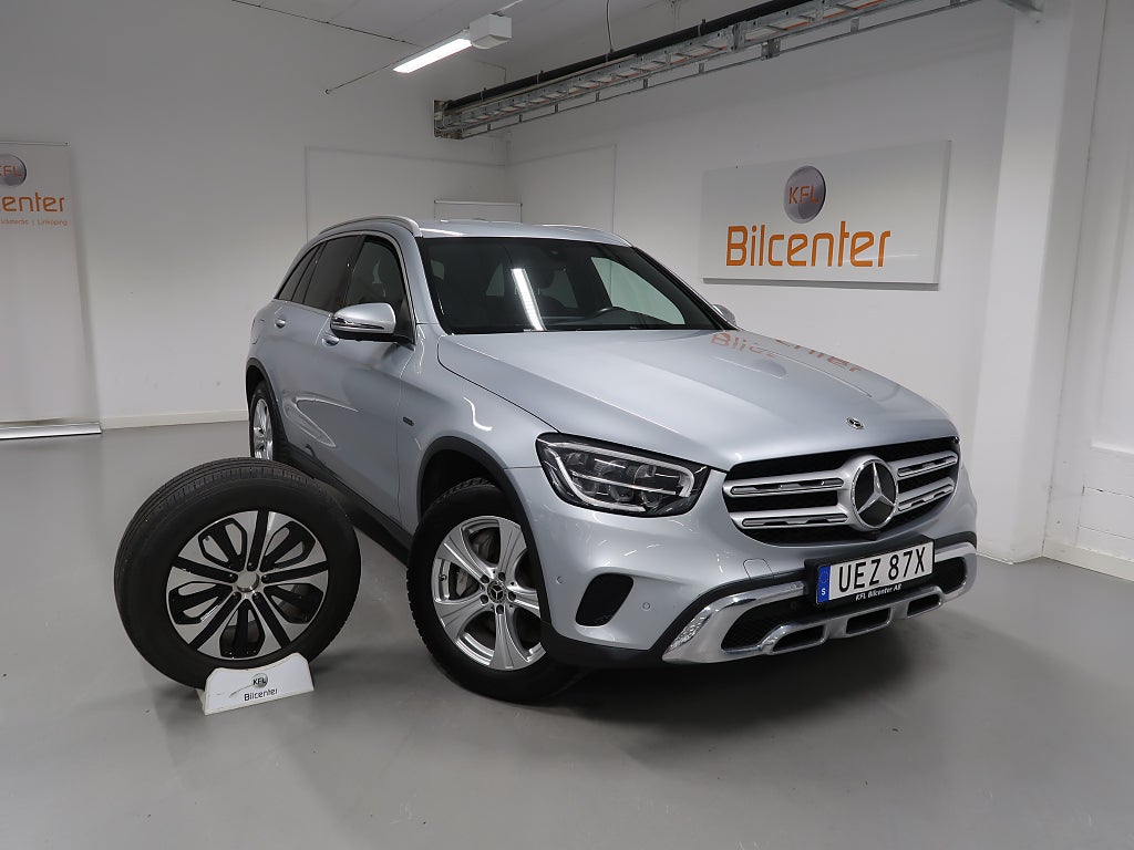 Mercedes-Benz GLC *KFL 10 år 2,99%* 300 e 4MATIC V-Däck ingår 360°-Navi-Elstol-Vär