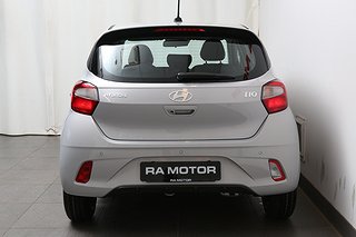 Halvkombi Hyundai i10 8 av 21