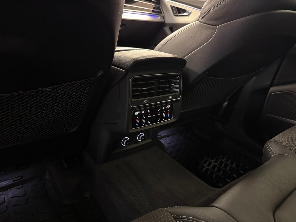 Audi Q8 2019 - miniatyr 17