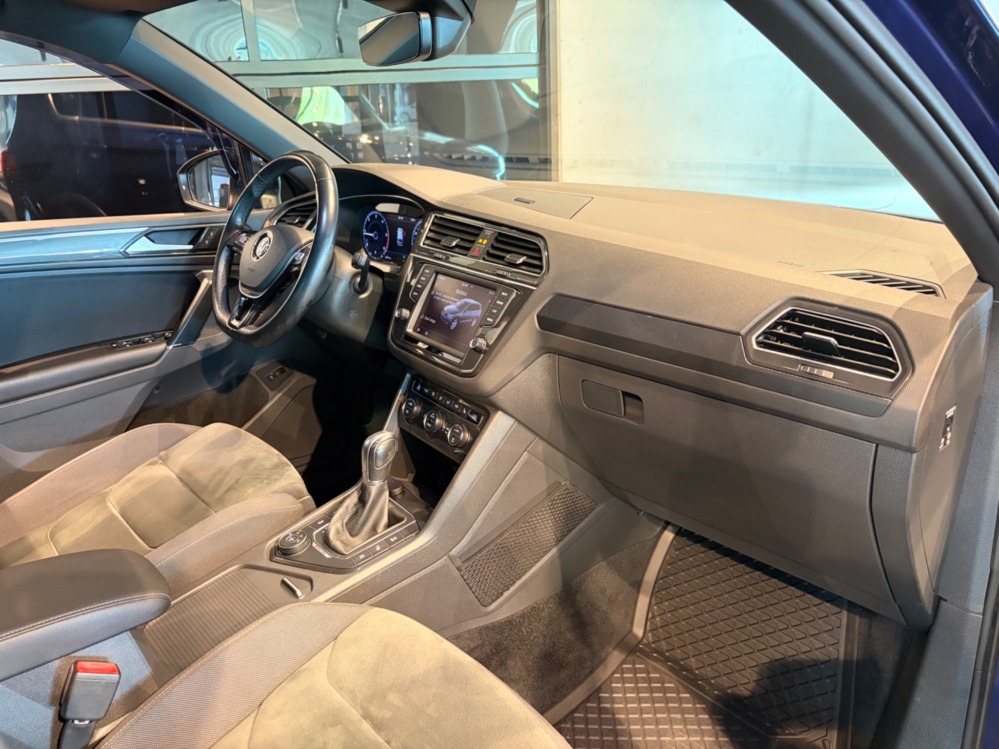 Volkswagen Tiguan 2.0TDI GTS 240HK 2017, bild 4/81