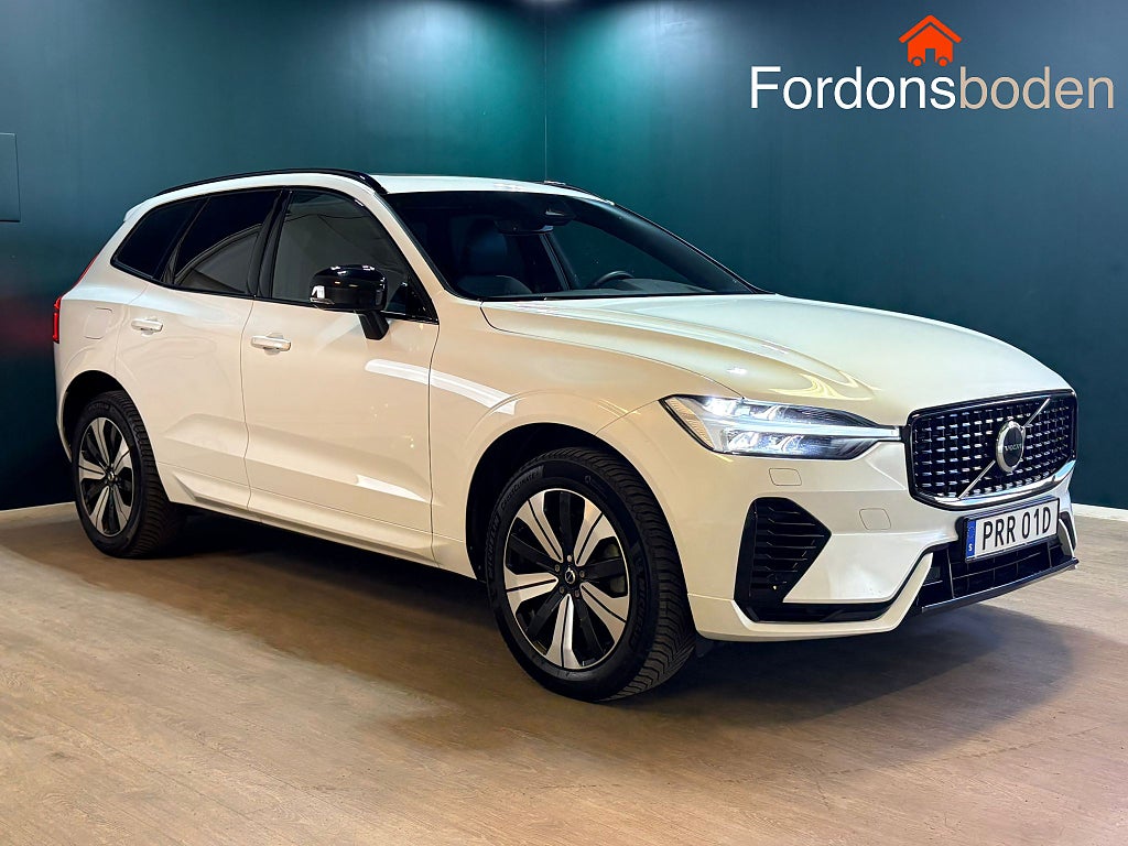 Volvo XC60 Recharge T6 AWD Plus Dark H/K Panorama Drag B-Kamera