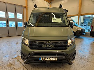 Husbil-halvintegrerad MAN 177HK 4x4 AUT Mercus Advent 650 19 av 23