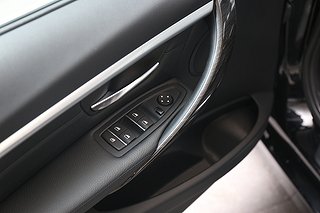 Sedan BMW 320 10 av 16