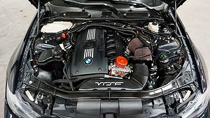BMW 335 har modifierats så att den levereras 554 hästkrafter på hjulen och 711 Nm på hjulen. 