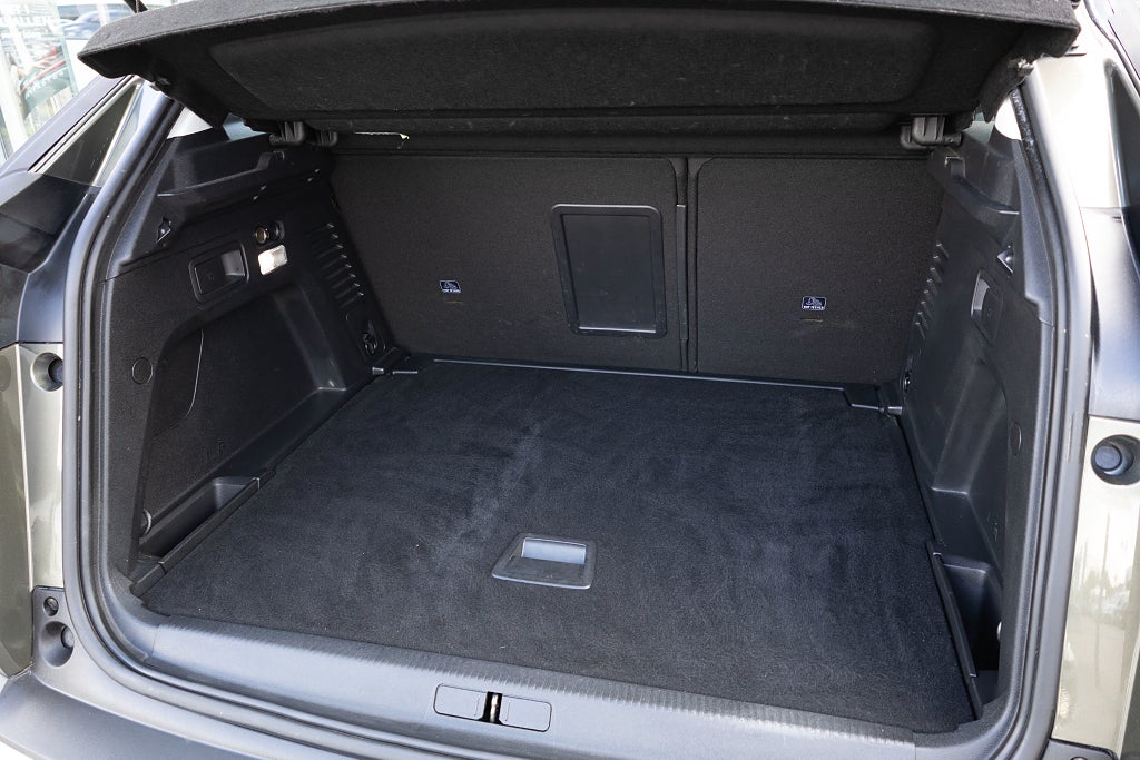 Peugeot 3008 1.6 BlueHDi 120 hk 3.426 mil Dragkrok B-kamera Värmare