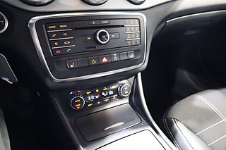 Sportkupé Mercedes-Benz CLA 15 av 20