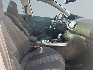 Peugeot 308 sw 1.2 PureTech 130 Allure Drag Mvärme Panorama S&V-däck – bild 11