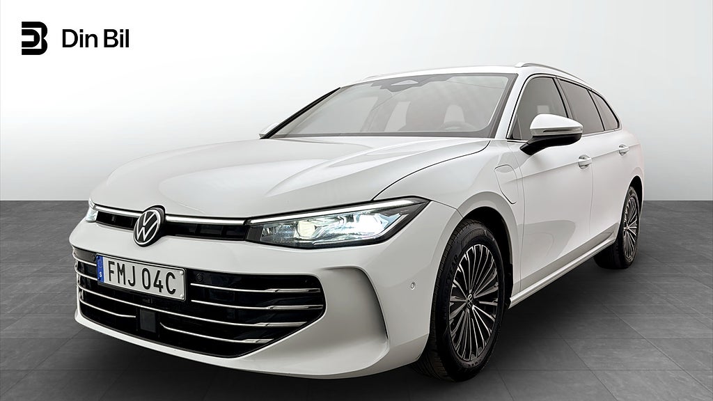 Volkswagen Passat 1.5 TSI  ELEGANCE eHybrid 272hk Drag/Backkamera