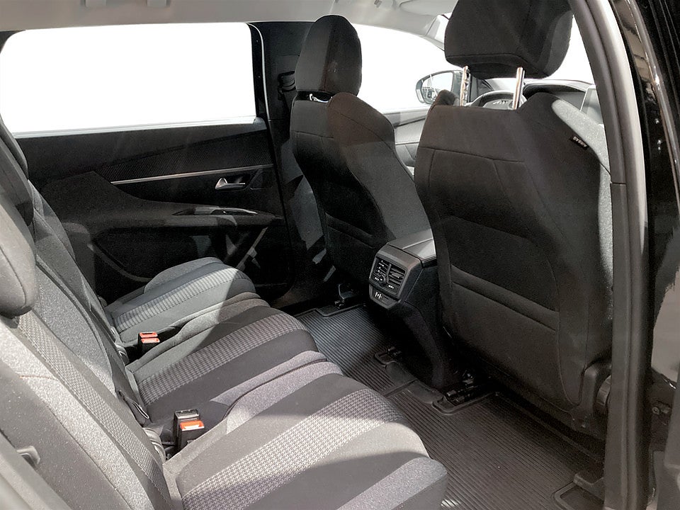 Bild på Peugeot 5008 Active 1.2 PT 130hk - 7-SITS, B-KAMERA