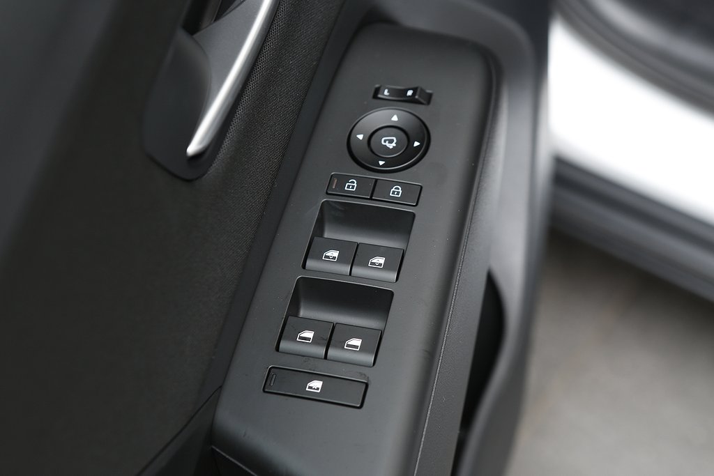 Hyundai Kona 1.6T Hybrid Essential Automat 0,99% RÄNTA 2025