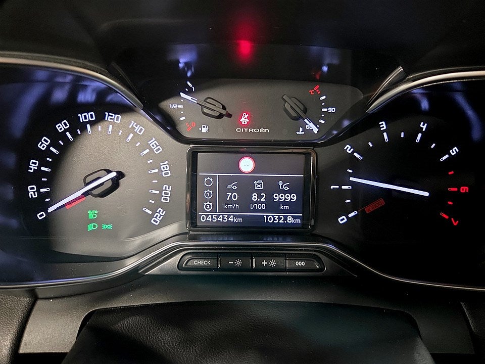 Bild på Citroën C3 Aircross Shine 1.2 PT Aut - BACKSENSORER, CARPLAY