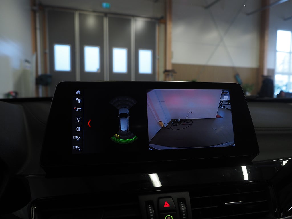 BMW X1 xDrive20d 190hk Aut Sport line Drag Navi B-Kam HuD HiFi