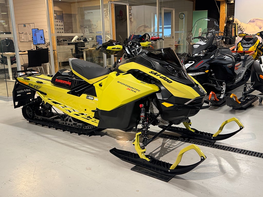 Ski-Doo Backcountry XRS 146 850 E-tec 