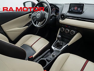 Halvkombi Mazda 2 8 av 24