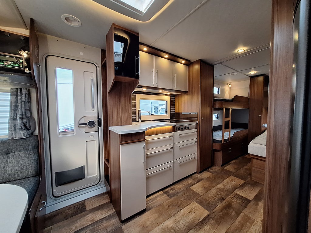 Polar Edition 590 BK 2.5 Barnkammare, Tält -2023