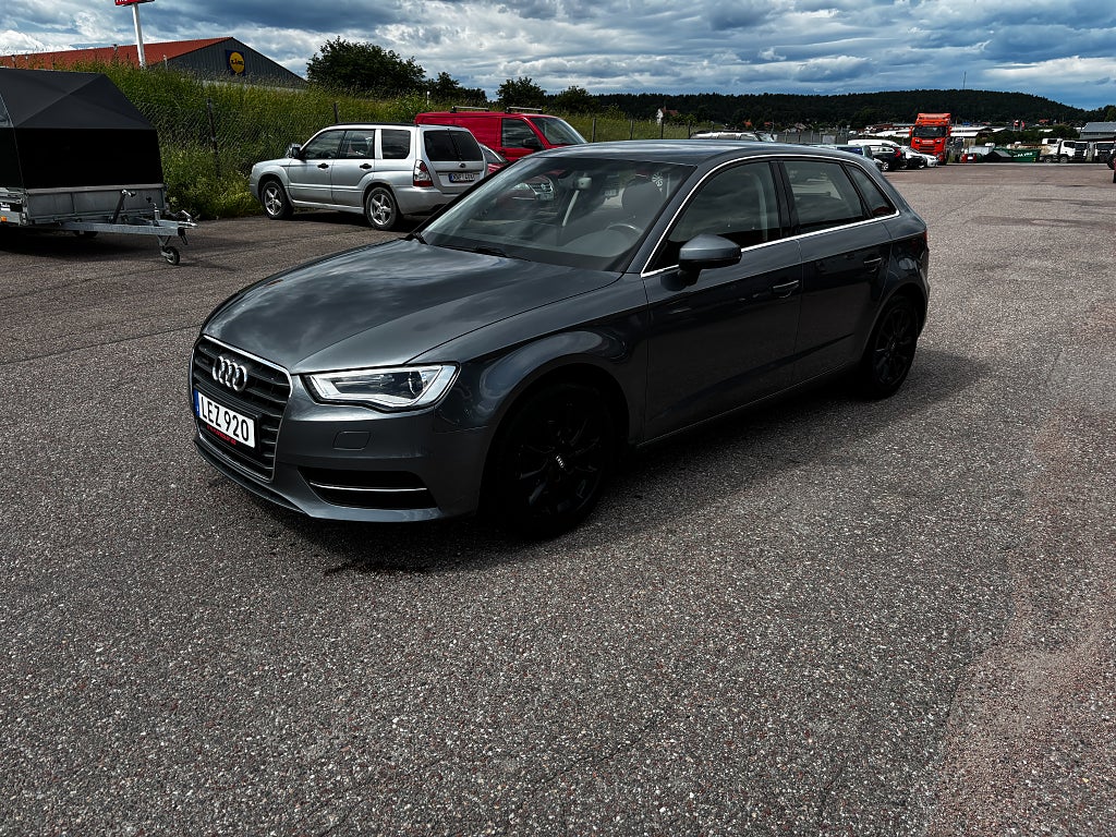 Audi A3 Sportback 1.6 TDI quattro Attraction Euro 6