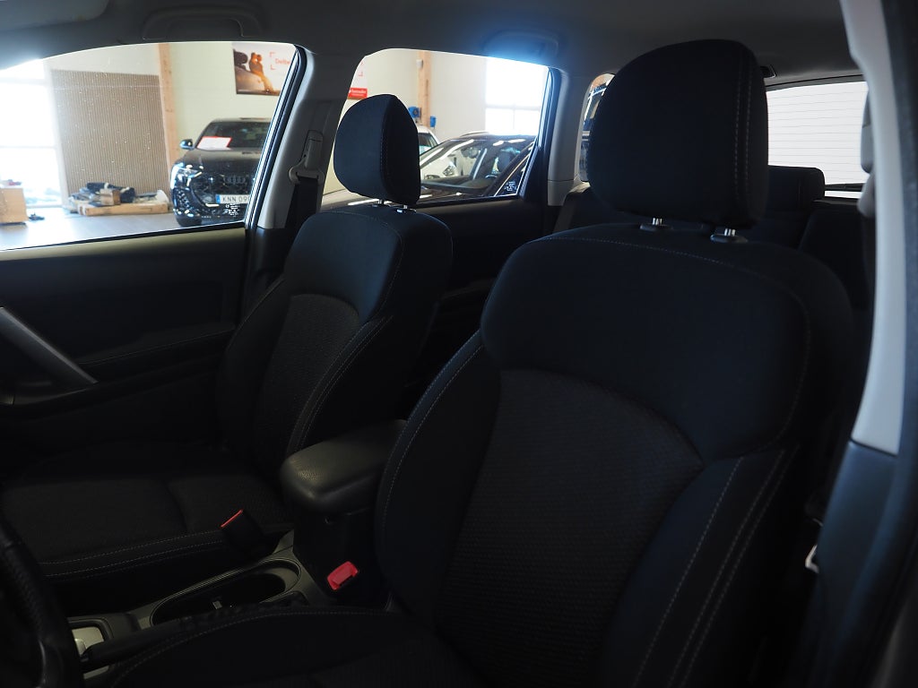 Subaru Forester 2.0 4WD 150hk XS Automat Drag Kamera M-Värmare 2014