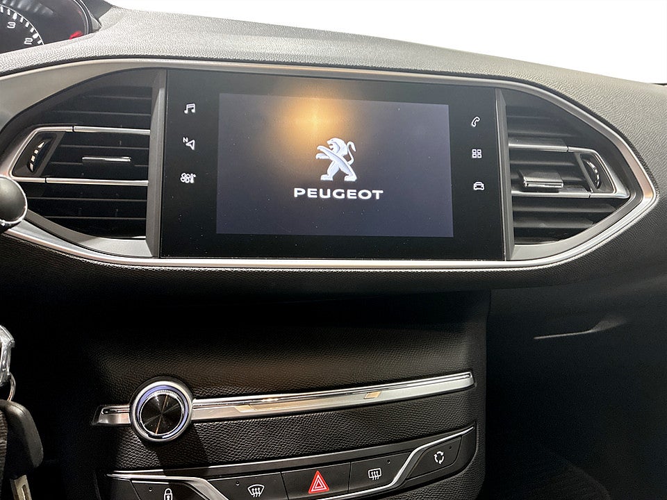 Bild på Peugeot 308 5D Active 1.2 PT 130hk P-SENSORER BAK