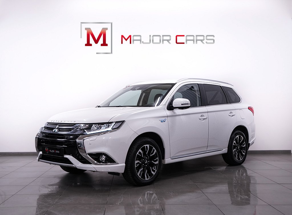 Mitsubishi Outlander PHEV CVT Business Skinn 360° Värm 203hk