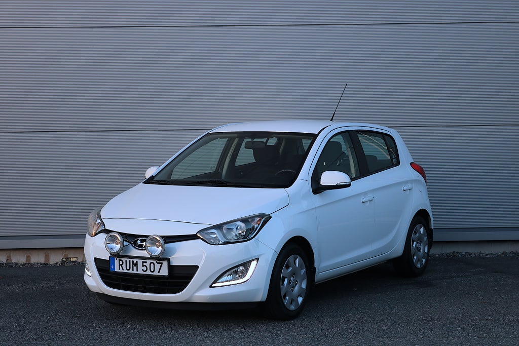 Hyundai i20 5-dörrar 1.4 Premium/1,95% ränta/S&V-hjul/6 mån garanti
