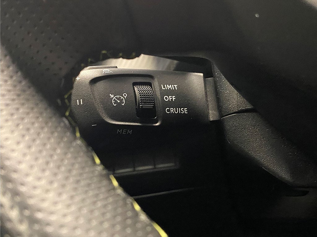 Bild på Peugeot 2008 GT 1.2 PT 130hk Aut - 360-KAMERA, CARPLAY