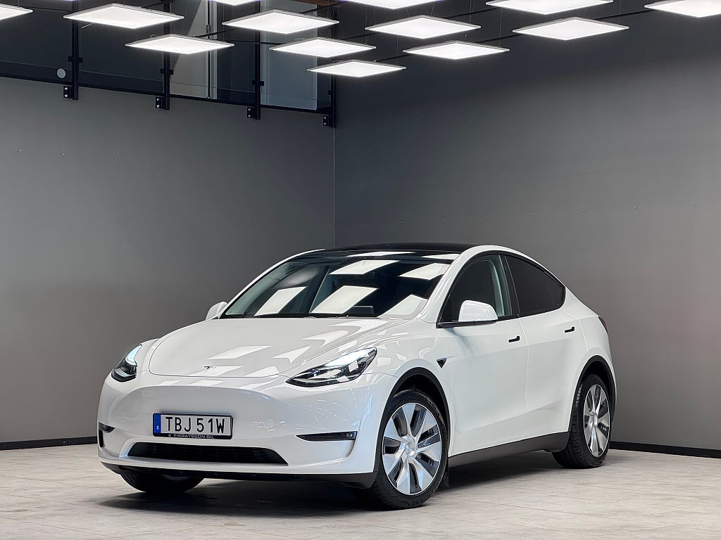 Tesla Model Y Long Range AWD / Värmare 