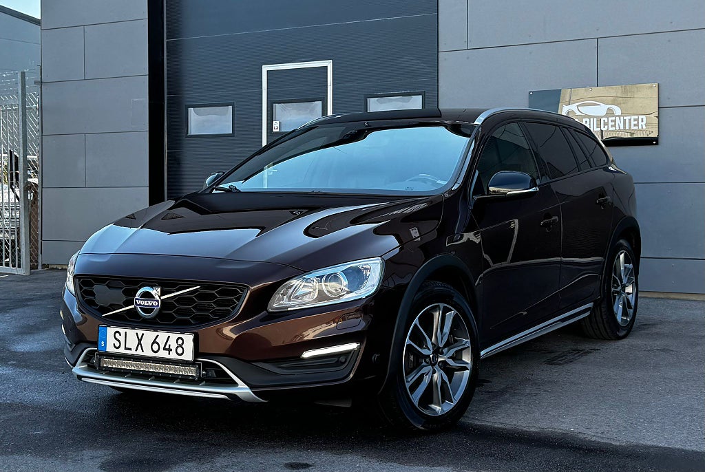 Volvo V60 Cross Country D4 AWD Geartronic  Summum 2.4 I5 (190 hk)-fint skick 