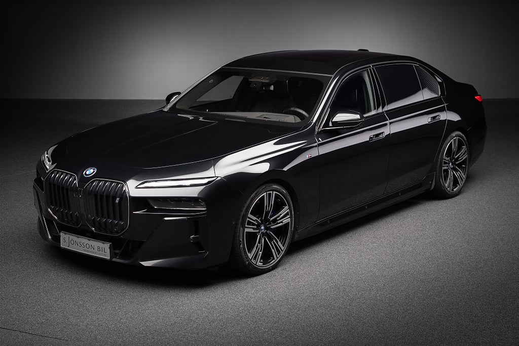 BMW i7 xDrive60 / Moms / Utr för 512.200kr