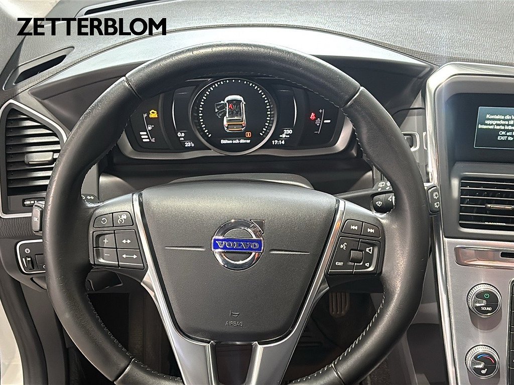 SUV Volvo XC60 12 av 14