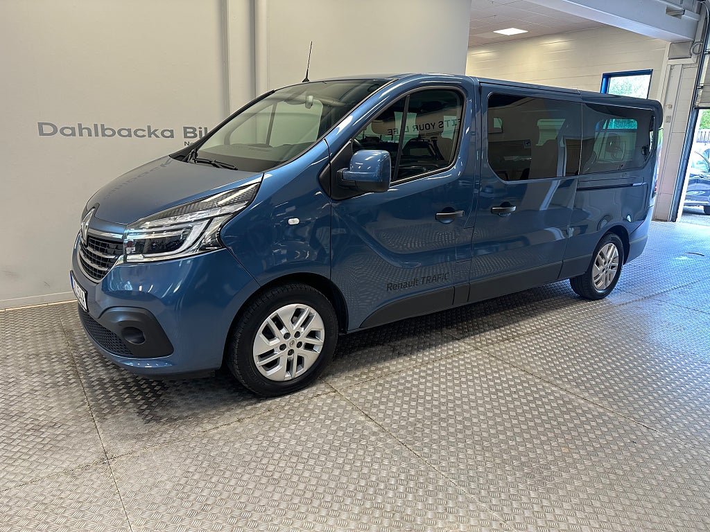 Renault Trafic Grand Kombi 2.0 dCi / 9-Sits / Värmare / Drag