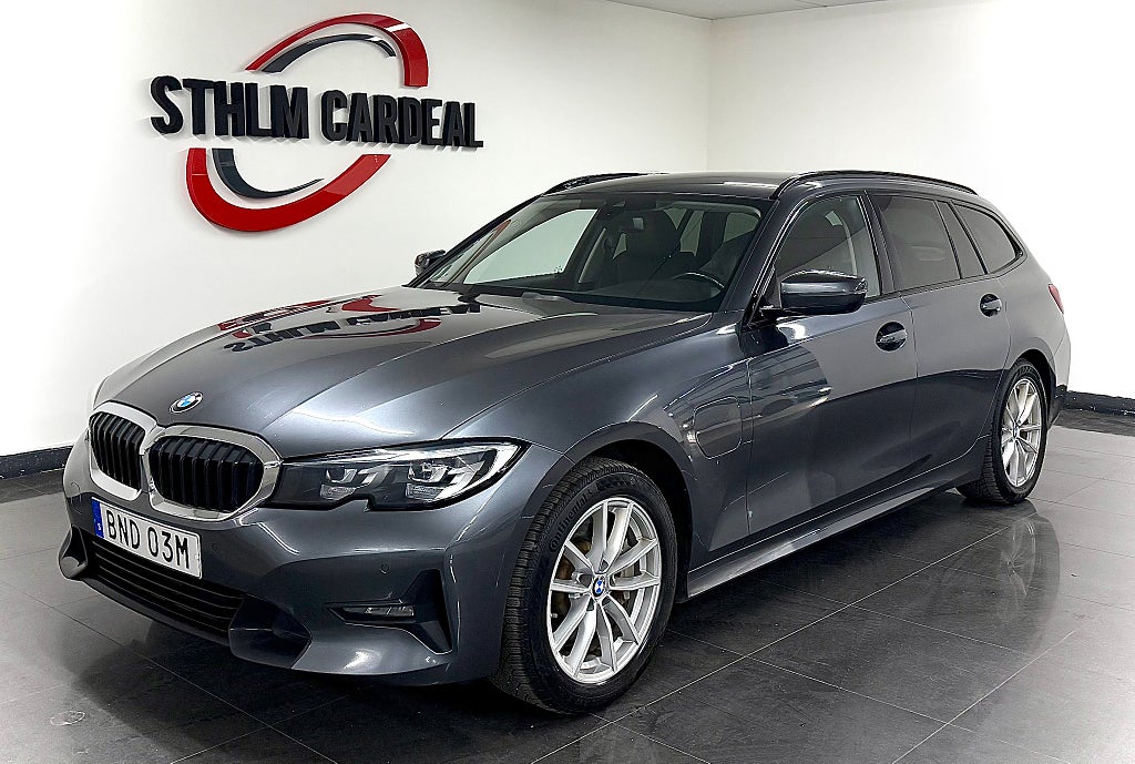 BMW 330e xDrive Touring, Drag, Cockpit, P.värmare, R.värme, MOMS