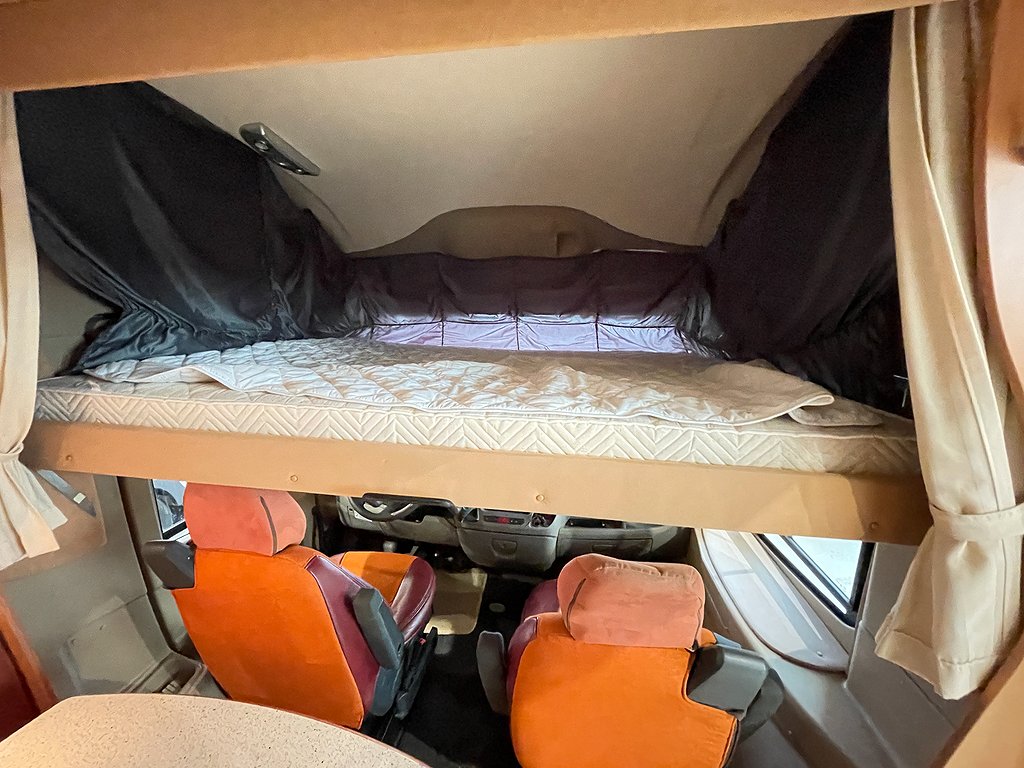 Eura Mobil TI 560 LB /B-körkort/Dragkrok/Taksäng/Ugn - Eura Mobil