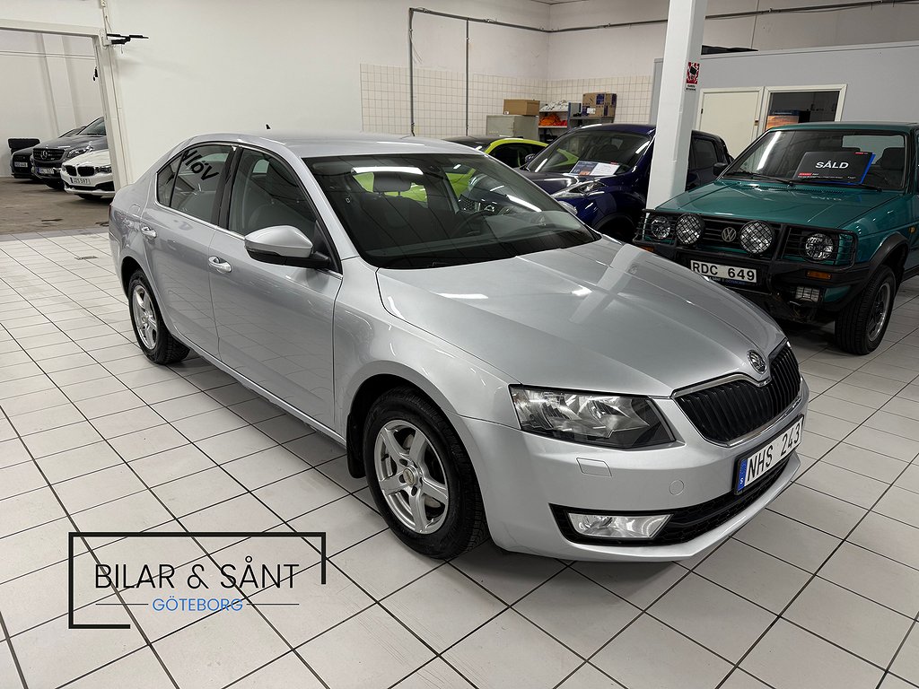 Skoda Octavia Sedan 1.6 TDI Elegante DSG Automat Drag PDC 