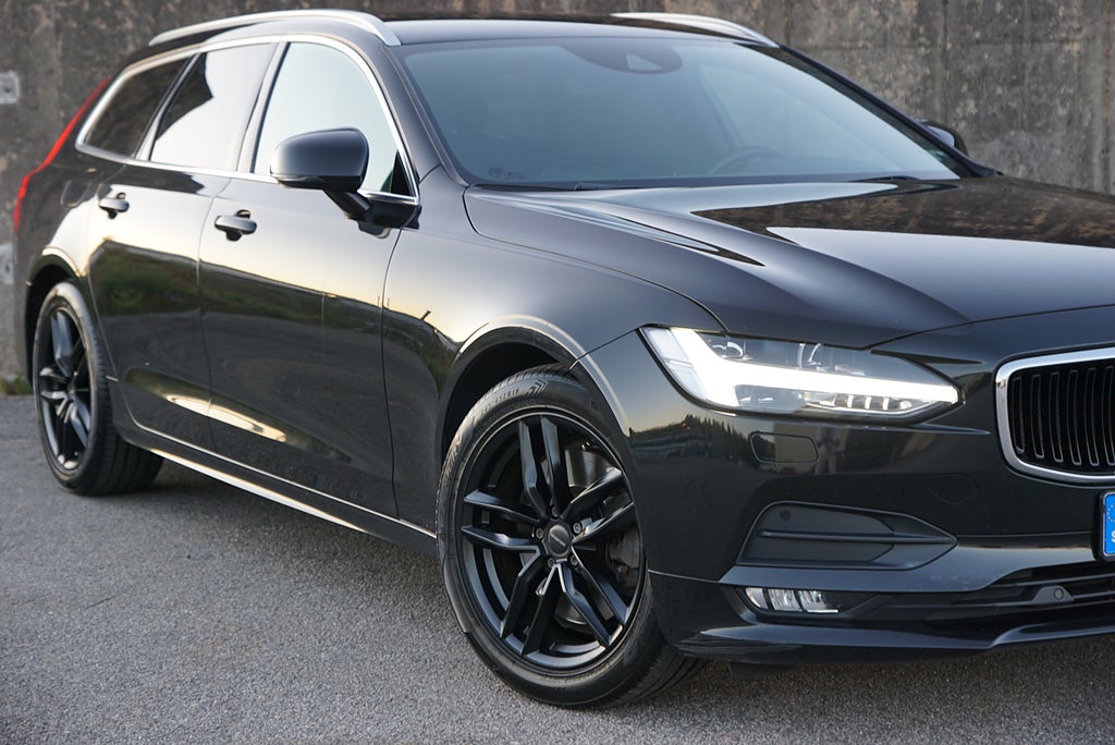 Volvo V90 T4 Geartronic Momentum|Keyless|Värmare|Adaptiv-Fart|