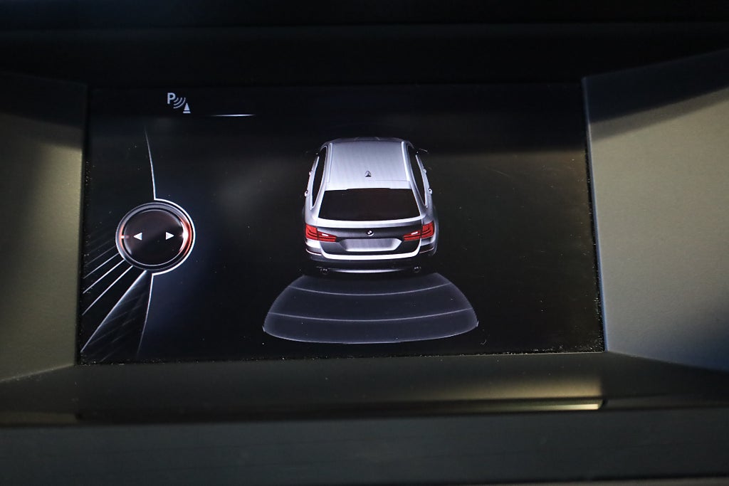 BMW 520d Touring AUT Drag Läder PDC Connected Blåtand Rattvärme