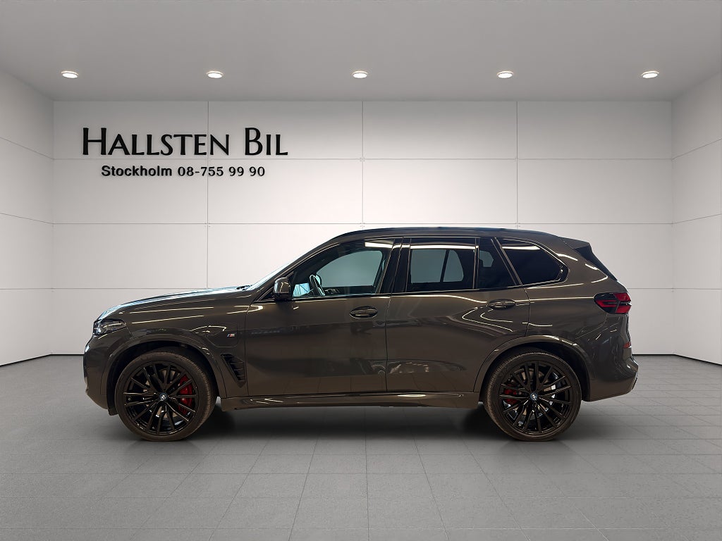 BMW X5 xDrive50e M-Sport Bakaxelstyrning Kolfiber 1Äg SeSpec