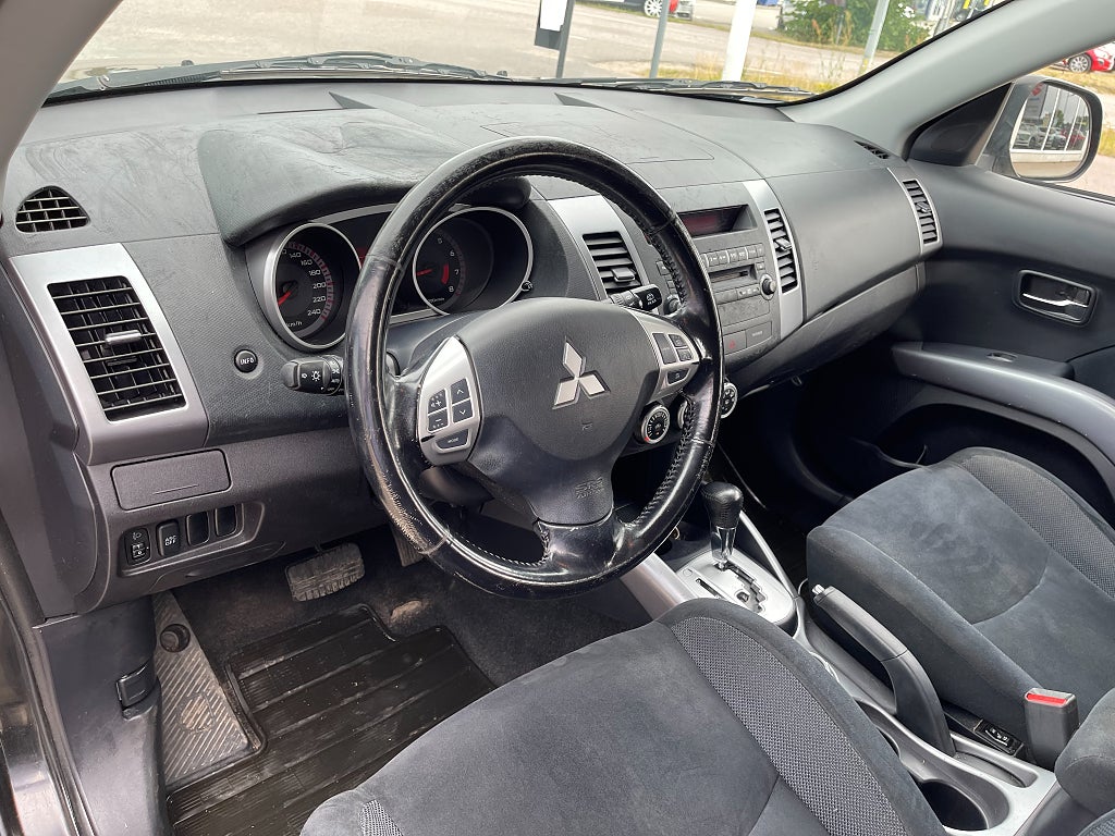 Mitsubishi Outlander 2.4 MIVEC AWC INVECS-III CVT