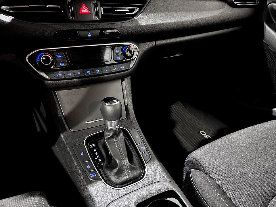 Bild på Hyundai i30 Kombi Essential 1.0 T-GDI 120hk Aut - B-KAMERA, EN ÄGARE