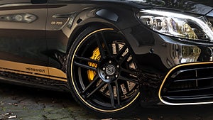 Manhart har trimmat motorn till 712 hästkrafter och 920 Nm. Foto: Manhart