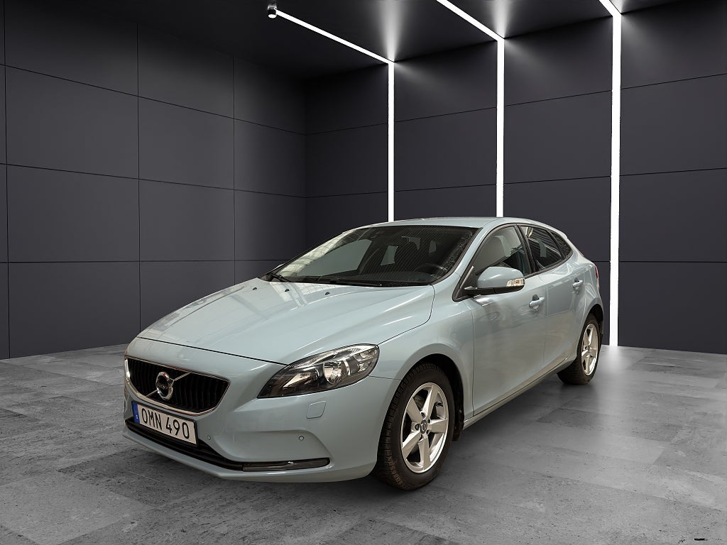 Volvo V40 T2 Kinetic |1 ÄGARE|LÅG MIL|NY SERVAD|AC|