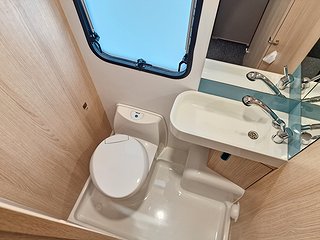 Husvagn, 1-axl Adria AVIVA 492 LU 11 av 16